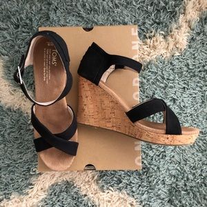 TOMS wedges